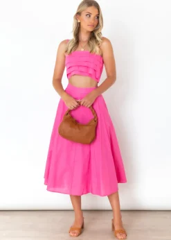 Women Gingham & Heels Crops><noscript><img width=