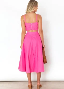 Women Gingham & Heels Crops><noscript><img width=