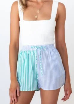 Women Gingham & Heels Shorts><noscript><img width=