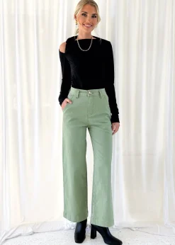 Women Gingham & Heels Jeans><noscript><img width=