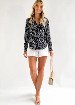 Women Gingham & Heels Shirts><noscript><img width=