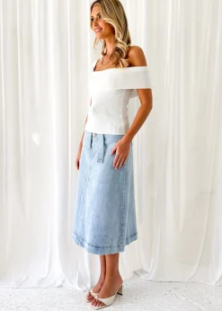 Women Gingham & Heels Basic Tops><noscript><img width=