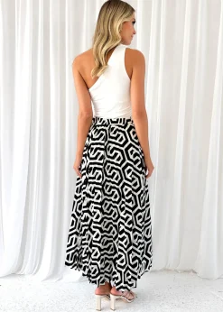 Women Gingham & Heels Skirts><noscript><img width=