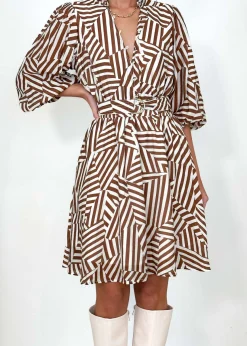 Women Gingham & Heels Short><noscript><img width=