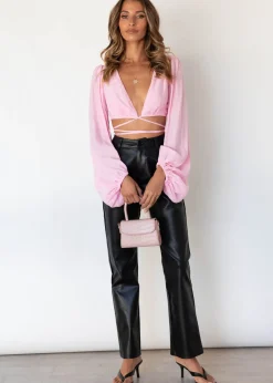 Women Gingham & Heels Crops><noscript><img width=