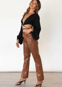 Women Gingham & Heels Crops><noscript><img width=