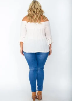 Women Gingham & Heels Jeans><noscript><img width=