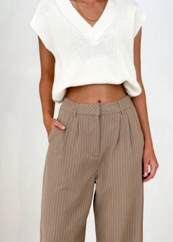 Women Gingham & Heels Pants><noscript><img width=
