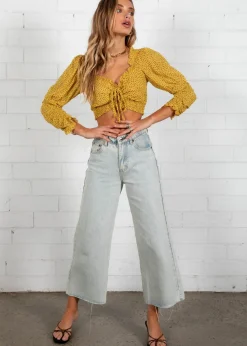 Women Gingham & Heels Crops><noscript><img width=