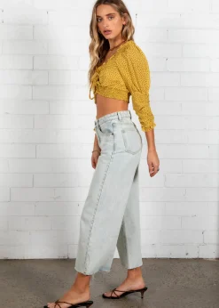 Women Gingham & Heels Crops><noscript><img width=