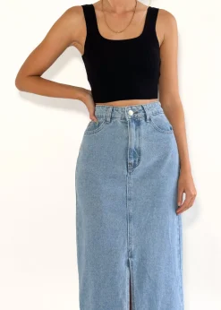 Women Gingham & Heels Crops><noscript><img width=