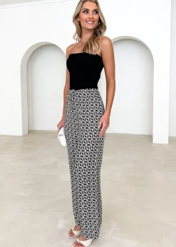 Women Gingham & Heels Pants><noscript><img width=