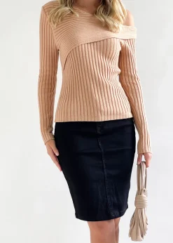 Women Gingham & Heels Knit Tops><noscript><img width=