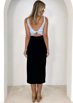 Women Gingham & Heels Crops><noscript><img width=