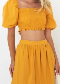 Women Gingham & Heels Crops><noscript><img width=