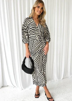 Women Gingham & Heels Midi><noscript><img width=