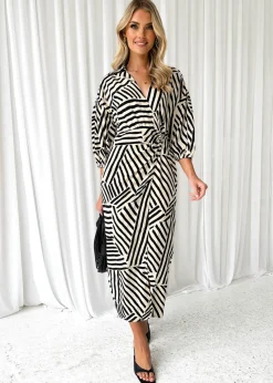 Women Gingham & Heels Midi><noscript><img width=