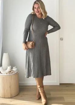 Women Gingham & Heels Knit Dresses>Everly Knit Midi Dress