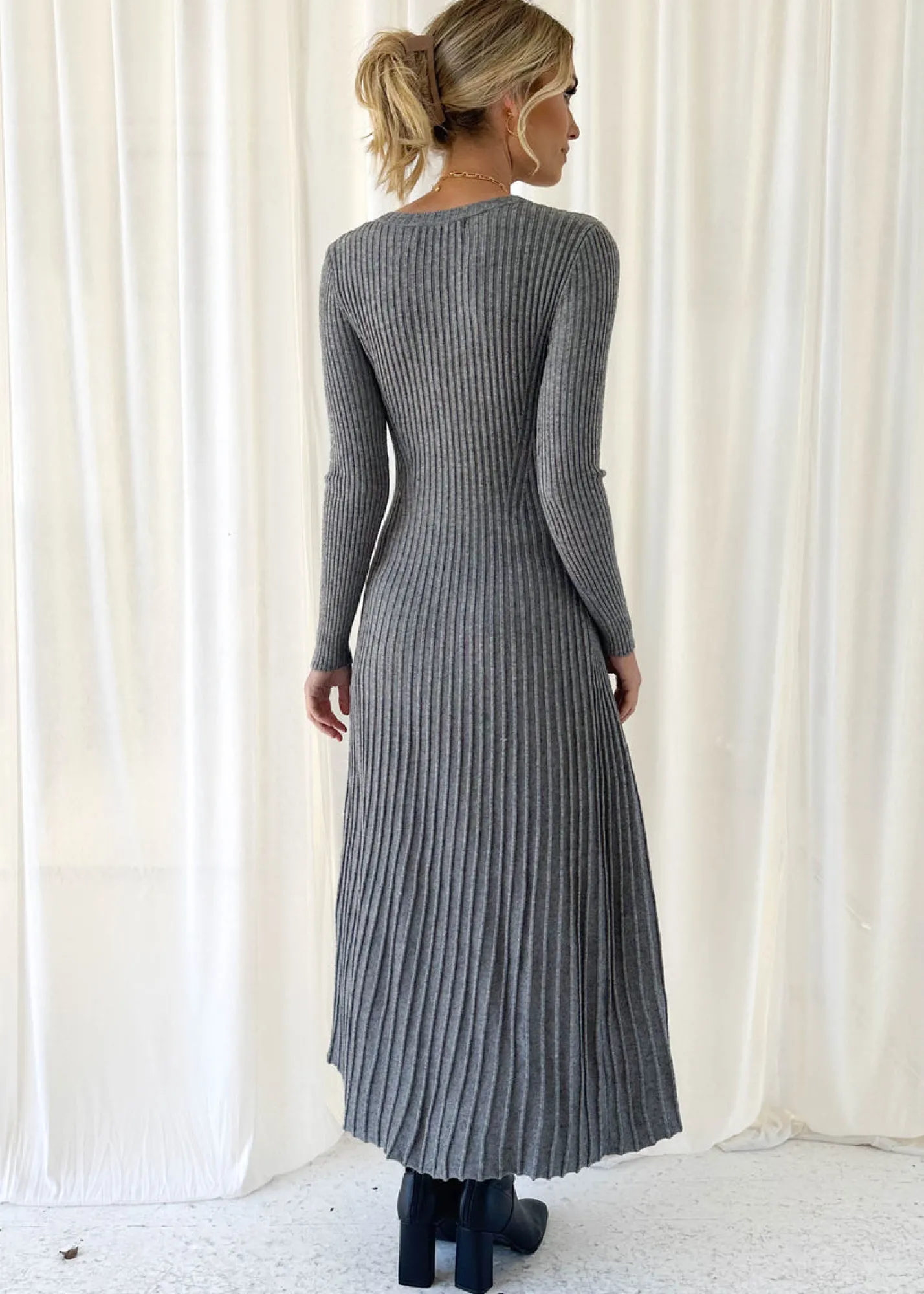 Women Gingham & Heels Knit Dresses>Everly Knit Midi Dress