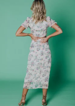 Women Gingham & Heels Crops><noscript><img width=