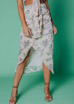 Women Gingham & Heels Skirts><noscript><img width=