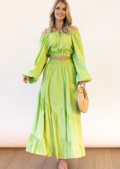 Women Gingham & Heels Crops><noscript><img width=