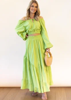 Women Gingham & Heels Crops><noscript><img width=