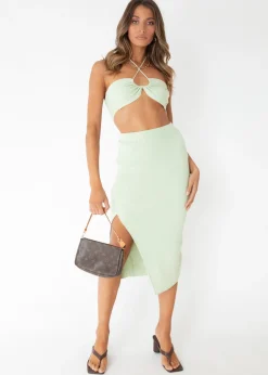 Women Gingham & Heels Crops><noscript><img width=
