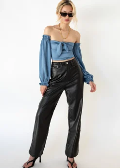 Women Gingham & Heels Crops><noscript><img width=