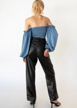 Women Gingham & Heels Crops><noscript><img width=