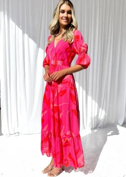 Women Gingham & Heels Midi><noscript><img width=