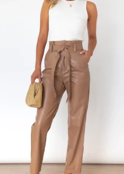 Women Gingham & Heels Pants><noscript><img width=