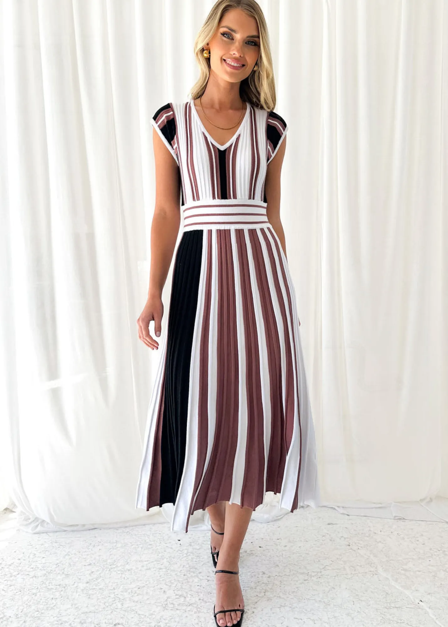 Women Gingham & Heels Midi>Janeve Knit Midi Dress