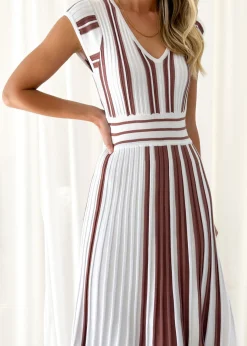 Women Gingham & Heels Midi><noscript><img width=