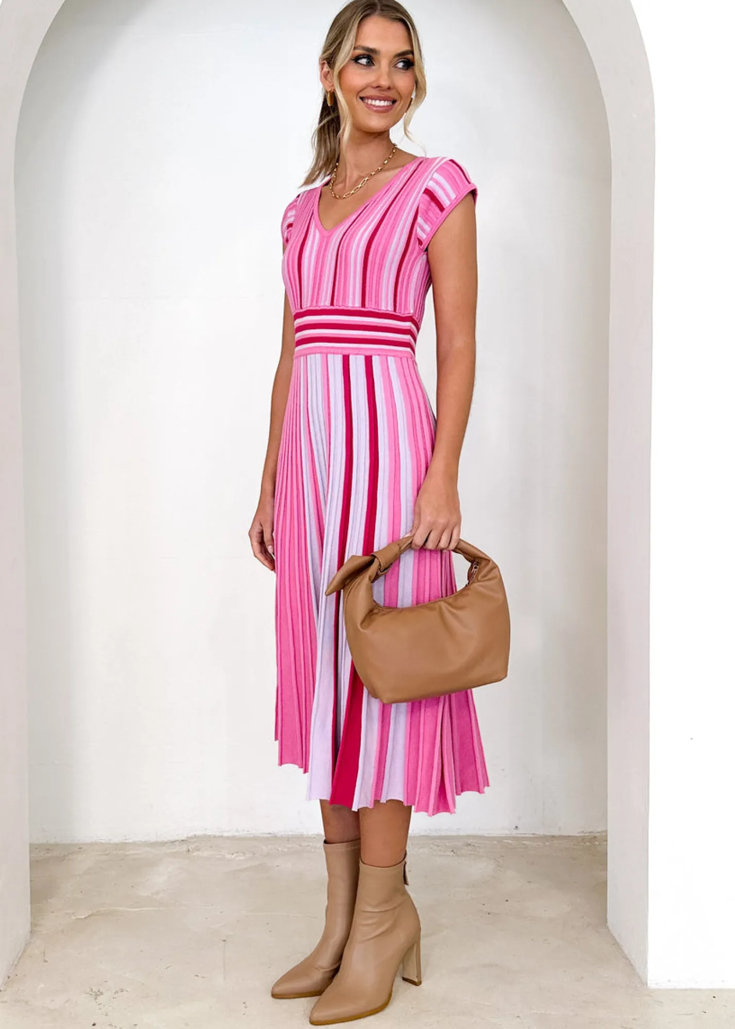 Women Gingham & Heels Knit Dresses>Janeve Knit Midi Dress