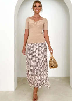 Women Gingham & Heels Basic Tops><noscript><img width=