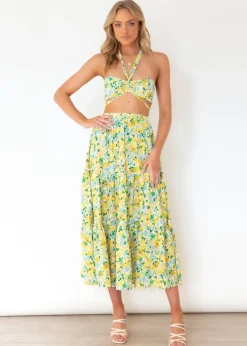 Women Gingham & Heels Crops><noscript><img width=