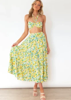 Women Gingham & Heels Crops><noscript><img width=