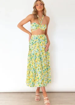 Women Gingham & Heels Crops><noscript><img width=