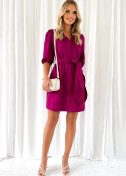 Women Gingham & Heels Short><noscript><img width=