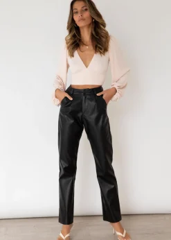 Women Gingham & Heels Crops><noscript><img width=
