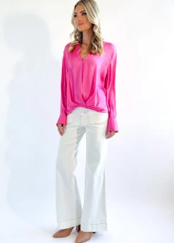 Women Gingham & Heels Blouses><noscript><img width=