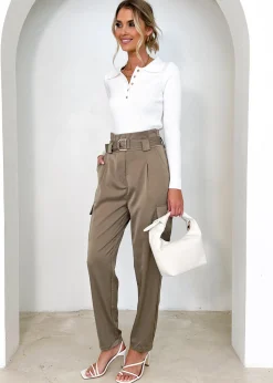 Women Gingham & Heels Pants><noscript><img width=