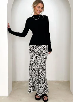 Women Gingham & Heels Basic Tops><noscript><img width=