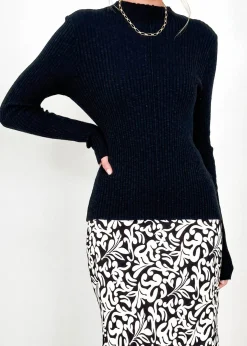 Women Gingham & Heels Basic Tops><noscript><img width=