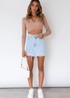 Women Gingham & Heels Crops><noscript><img width=