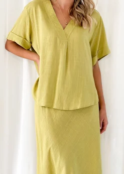 Women Gingham & Heels Basic Tops><noscript><img width=