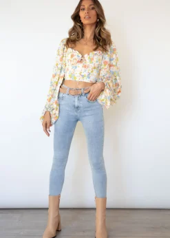 Women Gingham & Heels Crops><noscript><img width=