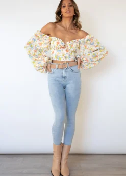 Women Gingham & Heels Crops><noscript><img width=