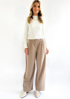 Women Gingham & Heels Basic Tops><noscript><img width=